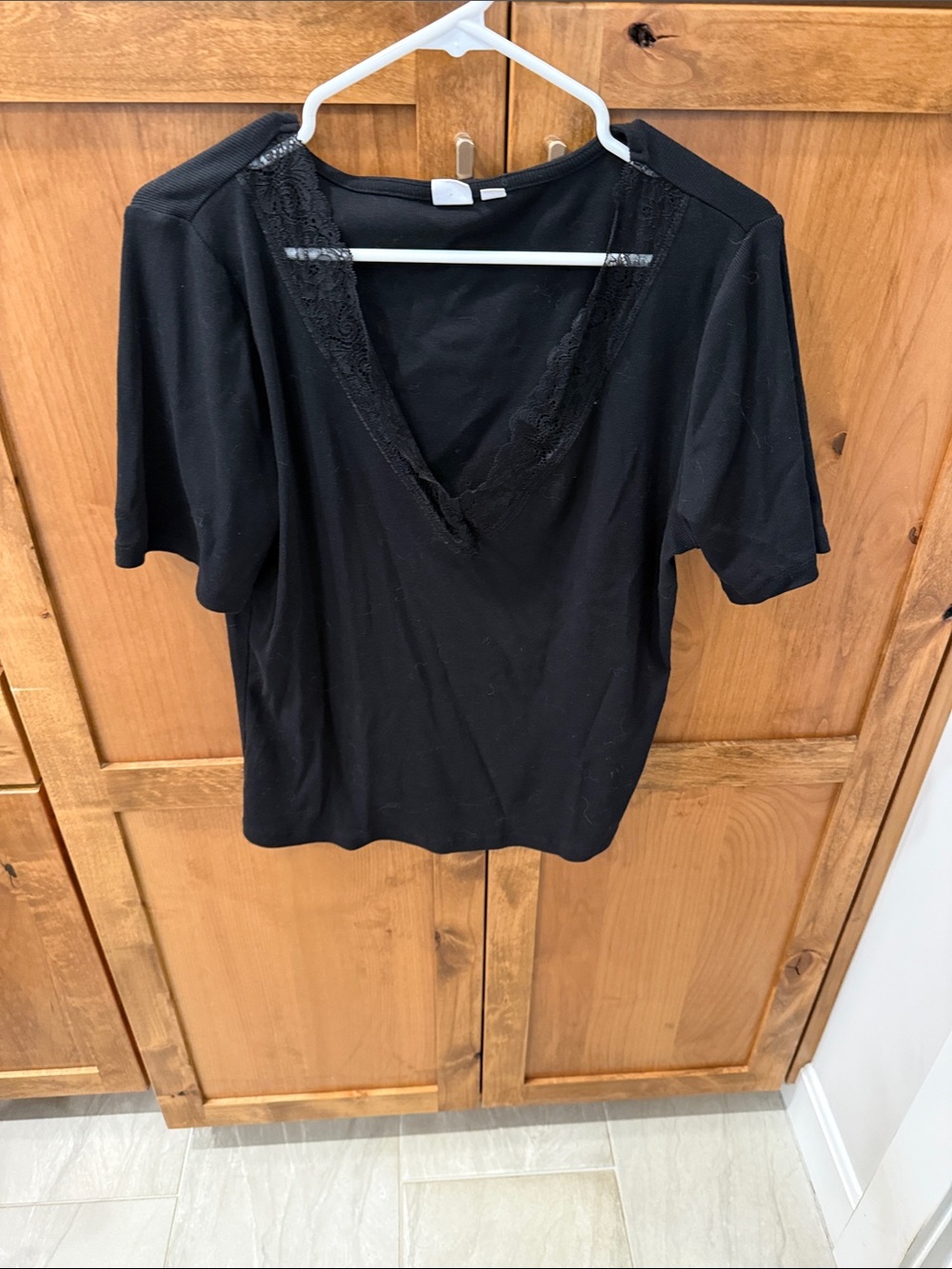 GAP Black V-Neck Lace-Trim Short Sleeve Tee